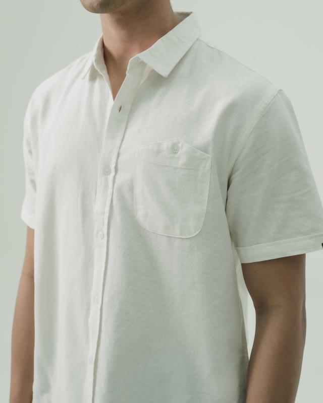 Baju Kemeja HUGOCLASS Casual 5 Warna Polos - Lengan Pendek 100% COTTON Nyaman Soft Lembut Pria Merah Katun Formal Hitam 3