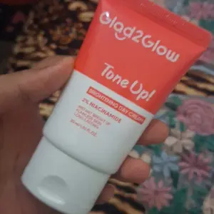 [Hot] Glad2Glow Tone Up Cream-Brightening Day Cream Niacinamide Panthenol Hyaluronic Acid Pelembab Harian Tone Up Instant Mencerahkan Kulit Meratakan Warna Kulit Menyamarkan Kemerahan Texture Lembut Flawless Glowing Natural Tahan Sepanjang