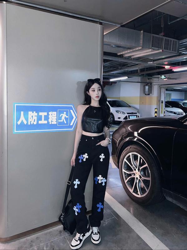 Quần jean đen chữ thập siêu hot hit Quần bò chữ thập đen lưng cao tôn dáng xinh xẻo HC81