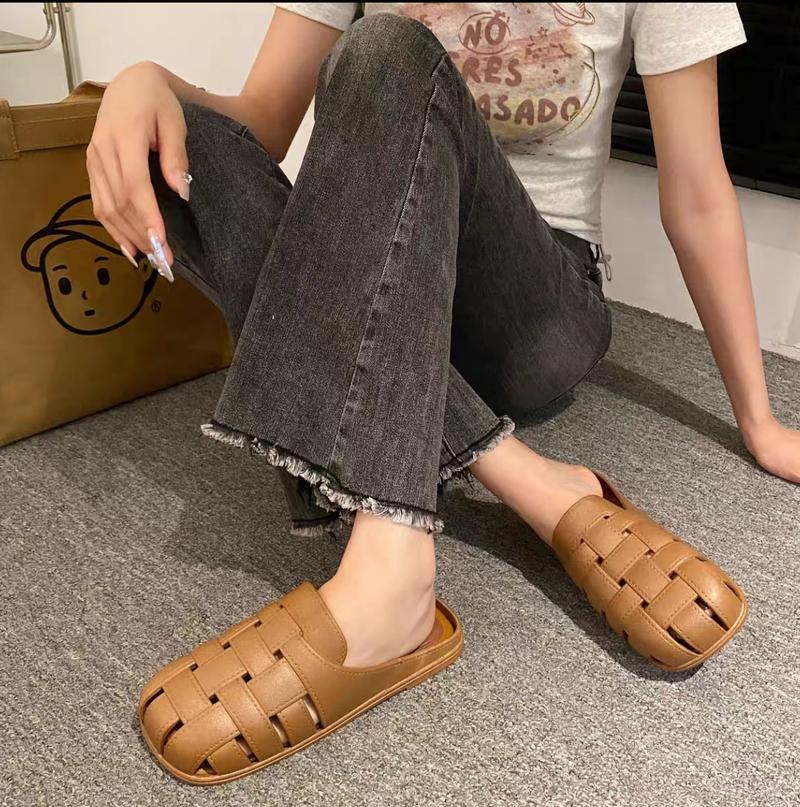 Product Introduction of Footwear (+1 size) 2024 Korean fashion Walking Shoes slip-ons thick bottom Mules sandals for women outfit 4
