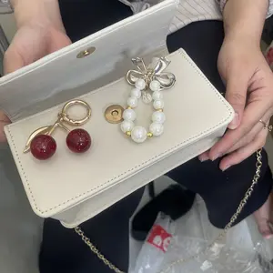 GANTUNGAN CHERRY MERAH MAROON TAS MEWAH / BAG CHARM / GANTUNGAN MUTIARA