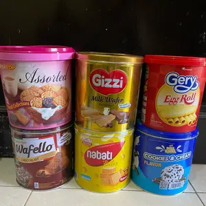 PAKET FITRI 1DUS ISI 6 (TANGO WAFFLE, ROLL N ROLL,COOKIES CREAM,BLACK COOKIES,GIZZI WAFER,TANGO COKLAT)SESUAI DI VARIAN