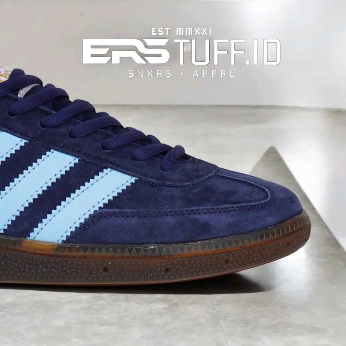 Sepatu Sneakers Kasual Navy Blue Pria Wanita Good Material 100%