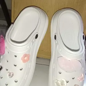 LIMITLESS Aksesoris Sendal Clay Boneka Charm Terbaru Lucu Menarik Karakter Kekinian Model Wanita Simpel Shoe Selempang