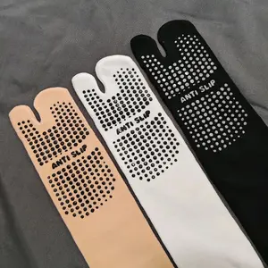 Kaos Kaki Nilon Anti Slip Promo Jempol Muslimah Wanita Dewasa Katun Hitam - Panjang, Motif spandex nylon sesuai gambar kaus kaki