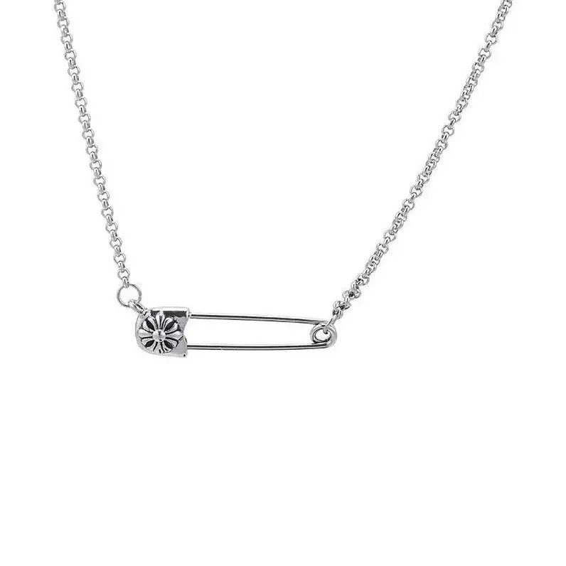 An toàn Pin Necklace, Phụ nữ Cross Necklace Titan thép Necklace Nhật Bản Vintage Hàn Quốc tươi độc đáo Phụ nữ Mặt dây chuyền Clip giấy Mặt dây chuyền xương đòn Necklace Chuỗi quà tặng thời trang Chain Jewelry Trang Sức Vòng Cổ Women