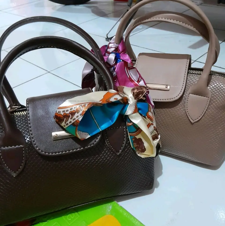 15. Tas Pesta/Selempang Crocodile Expresso