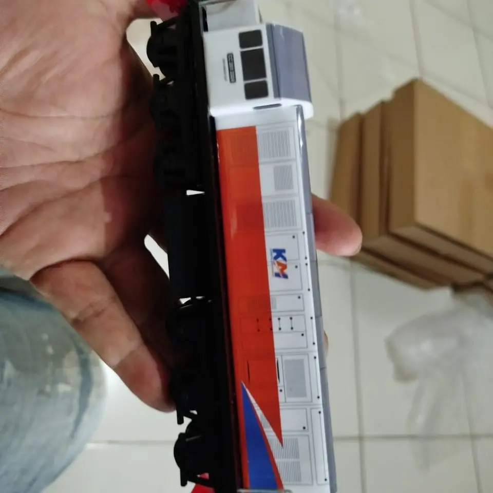 LOKOMOTIF KERETA API INDONESIA 201