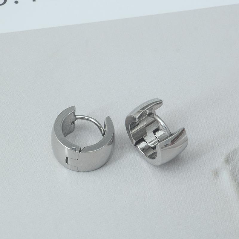Stainless steel fashion commuter cross-border new simple personality literary niche plain circle men's and women's hoop earrings 5
