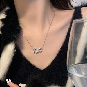 Kalung Choker Permulaan Mewah, Loket Huruf Aksen Berlian, Barang Kemas Pejabat Emas Minimalis, Hadiah Elegan untuk Wanita, TK Viral, Barang Kemas Mendengar, Tarikh: 2025