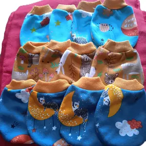 12 set sarung tangan & sarung kaki bayi sebanyak 48pcs