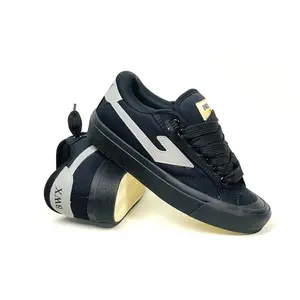 BWX - Sepatu Gemuk Bwx Black Grey Reflektive Nyala Sneakers Casual Unisex Warna Hitam Abu-abu Desain Reflektif Cocok untuk Pria dan Wanita