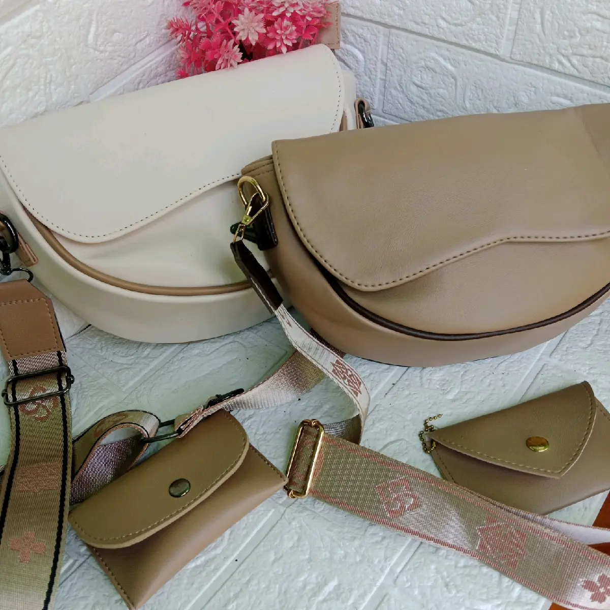 Tas slempang wanita simple dan keren