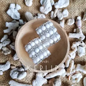 Sepasang / 2 biji Kolong Hijab Lentur BesselllLL, Bisa Buka Tutup Cantik Kerudung