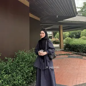 TABINDA set size L by Ghaniya Gallery