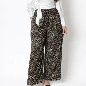 Celana Kulot Panjang 105 CM Motif Santai Elegan untuk Keseharian Anda dengan Desain Nyaman dan Gaya Modern