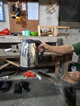 Product Review of TEKO LISTRIK WELHOME | WLT-502 PEMANAS AIR KETTLE LISTRIK from A**s 2