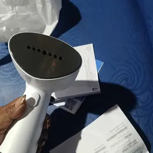 Philips Setrika Uap Handheld STH1010 Putih - Setrika Uap Ringan, philips setrika uap, setrika uap listrik, strika uap, setrika philips uap