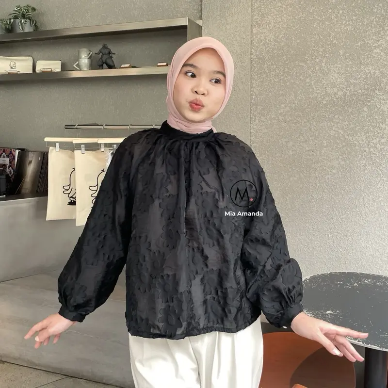 Nola Onxy (exclusive)