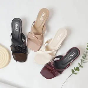 Holic Glocy 01 Sandal Wanita Heels 5cm Hak Premium Bahan Glocy Simple Dan Mewah Karet Hitam