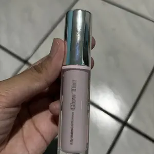 【BEST SELLING】BNB barenbliss Lily Makes Luminous Glow Tint 2.5 g | Liptint Ombre Glossy Melembapkan Anti Kering 8 Moisturizing Agents Vitamin E Hydrating Stain Ringan Alami & Kilau Tahan Lama 12 Jam Waterproof Transferproof Lipstick Lipgloss Lip Matte