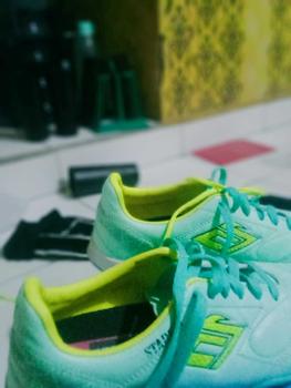 Product Review of Fromzero - Sepatu Futsal Starkia Revolted IN Aqua Stabilo from Y**x 0