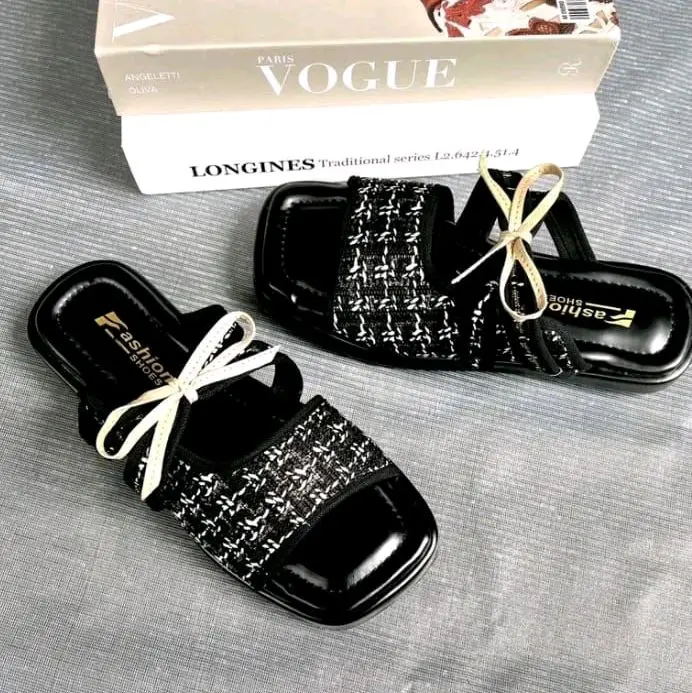 Sandal Slip On Flat Teplek Wanita Trendy Fashion Bahan Kanvas Sol Karet Anti Licin