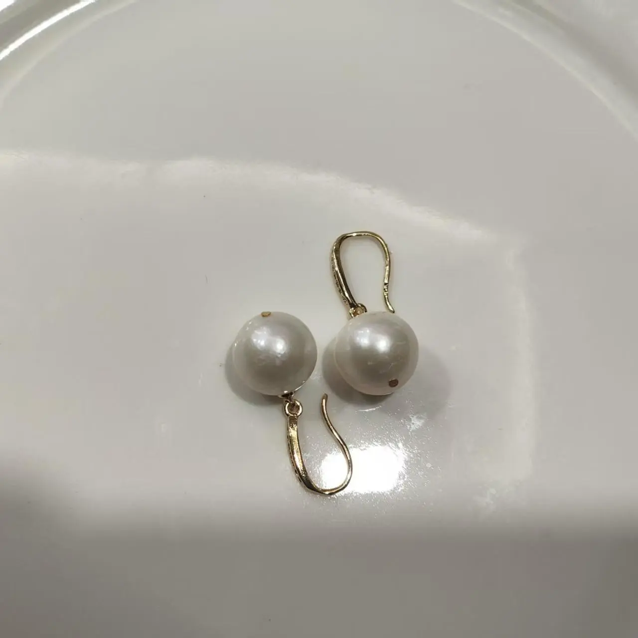 shuiyuAlloy accessories Freshwater nuclear white pearl ear hooks 11-12mm round micro ZH13506