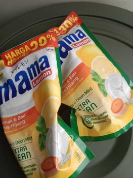 Product Review of Mama Lemon Sabun Cuci Piring Lemon & Daun Mint Refill 680ml x2 from D**a Z**n 1