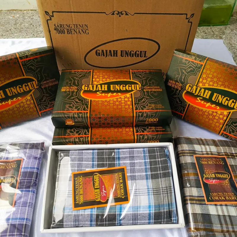 Gajah Unggul Super Saring Tenun 7000 Benang sarung gajah unggul tenun Doby 7000 benang / sarung dewasa /sarung sholat premium 0
