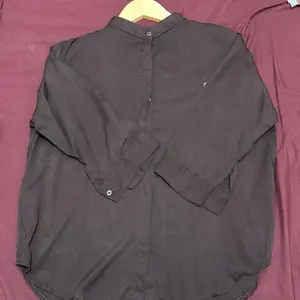 Kemeja wanita bordir logo kuda