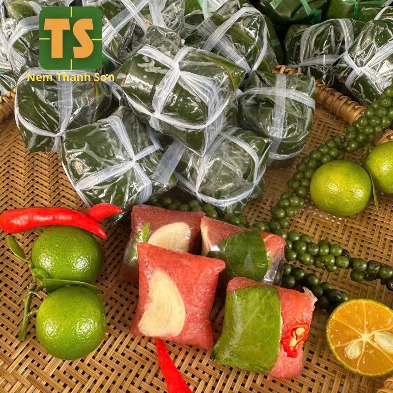 NEM GÓI LÁ CHUỐI TRUYỀN THỐNG - KHÔNG HỢP VỊ KH BẮC TRUNG - Nem có tỏi, ớt - Trọng lượng 180g- Nem Lai Vung Thanh Sơn - Đặc sản Miền Tây