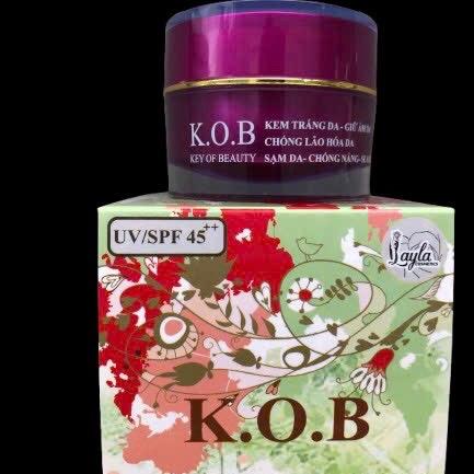 Layla Cosmetics Kem Dưỡng Trắng Da SPF 45++ - Tái Tạo Tế Bào Mới & Giữ Ẩm - Chống Nắng & Se Khít Lỗ Chân Lông - Kem Dưỡng Da Sạm Sang Trắng Hồng Rạng Rỡ - Tặng kèm kẹp tóc siêu xinh