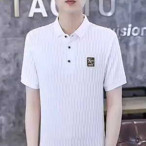 Kemeja polo lengan pendek pria berkerah, bahan sutra es tipis, model baru 2026, kaos oblong pria muda.
