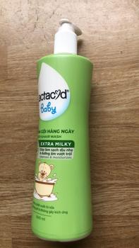 Product Review of Sữa Tắm Gội Trẻ Em Lactacyd Milky Sữa Tắm Gội 2 Trong 1 An Toàn Bảo Vệ, Nuôi Dưỡng Da và Tóc Cho Bé 500ml from m**2 1