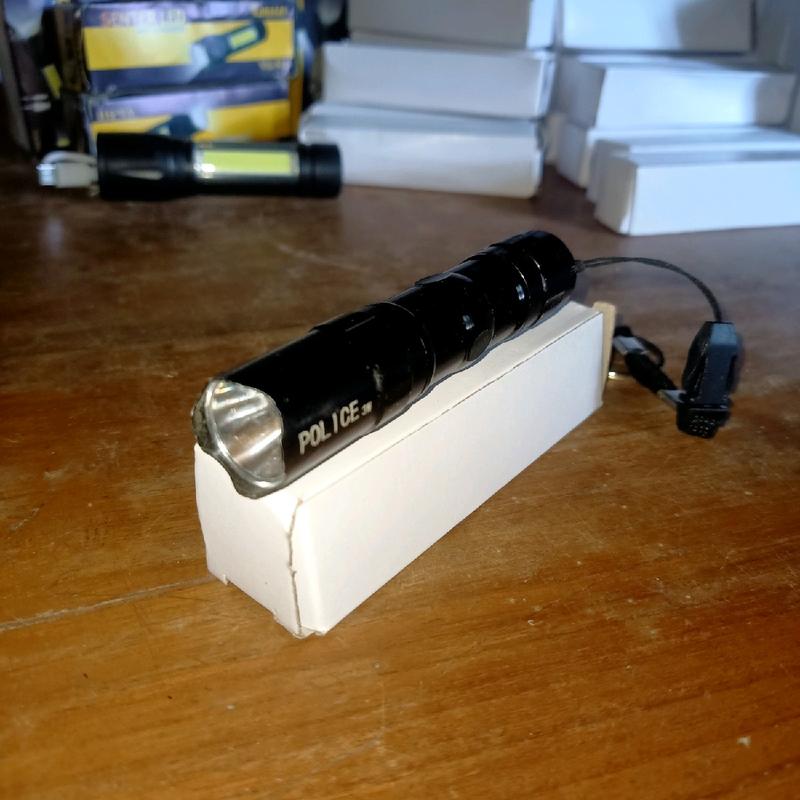 senter mini, lampu LED, senter polisi 3