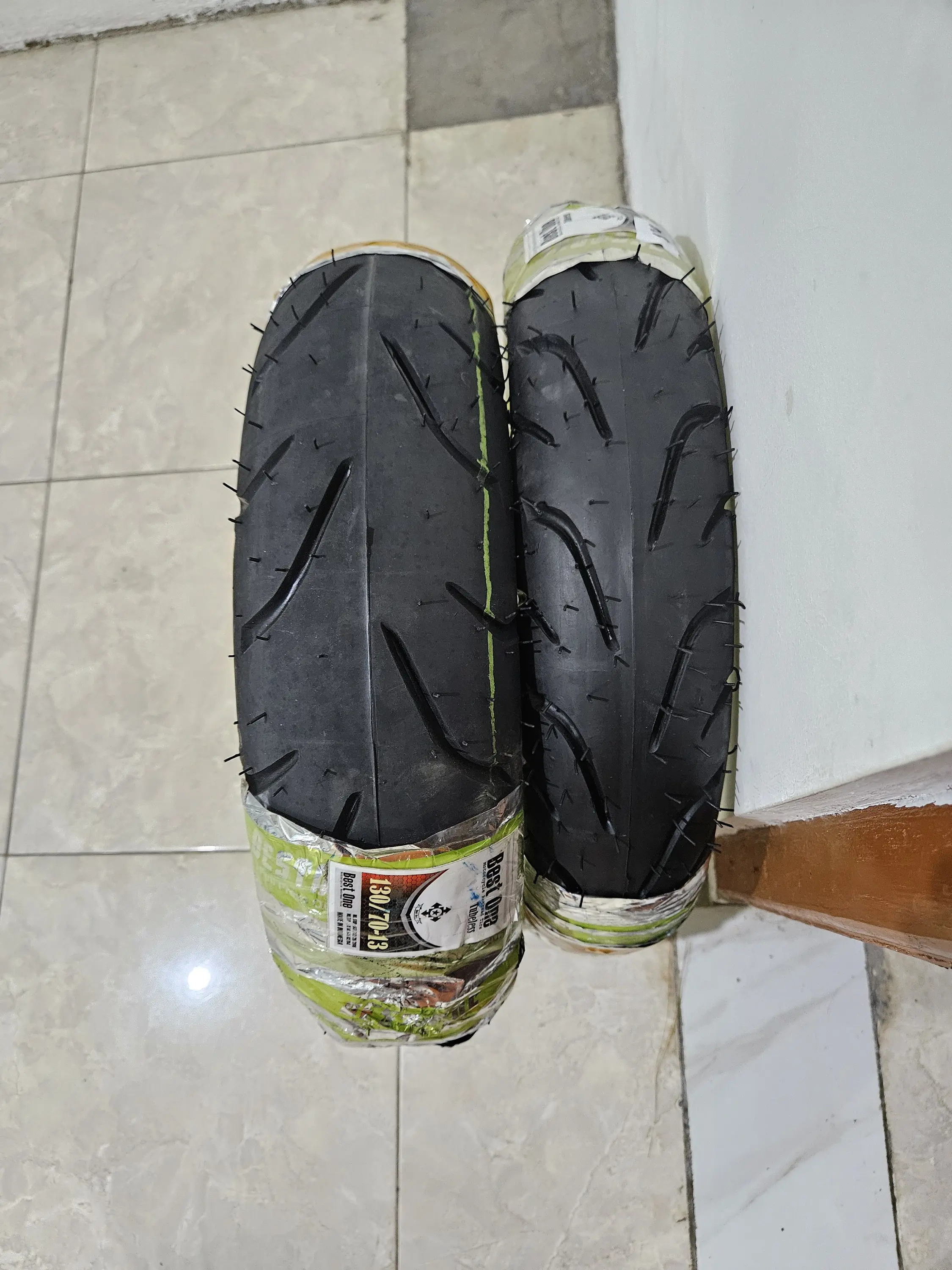 ban TUBLES nmax PCX sepasang depan belakang ukuran 110/70 13 dan 130/70 13