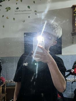 Product Review of STARLIGHT TSHIRT  - Áo thun ngôi in lụa kèm thêu Whose Studio from J**n H** 0