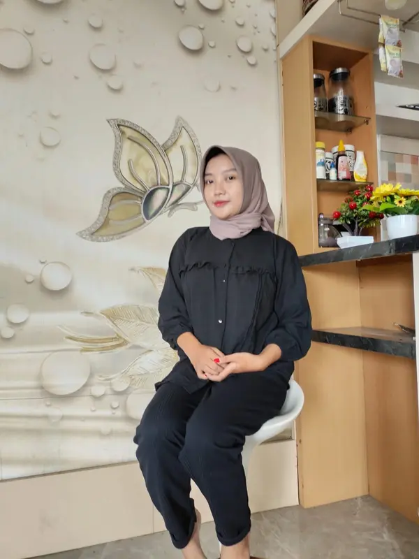 Shofia blouse shirt atasan kemeja Wanita rempel kancing terbaru 1