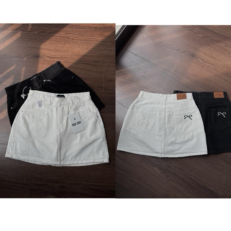 Chân Váy Jean Màu Đen và Trắng Có Thêm Nơ Thêu Sau Túi Jean QC