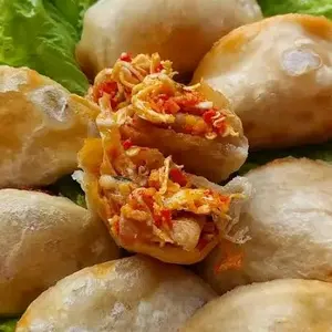 Cireng Mercon Isi Ayam Suwir Pedas / Pedas Keju Frozen Food gorengan