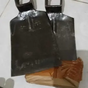 Cangkul Tanah Pacul Baja Anti  Lengket Ukuran 12x20 cm Sudah Sepuhan Praktis untuk Taman Kebun Ladang dan Disawah Alat Perawatan Tanah Efisien