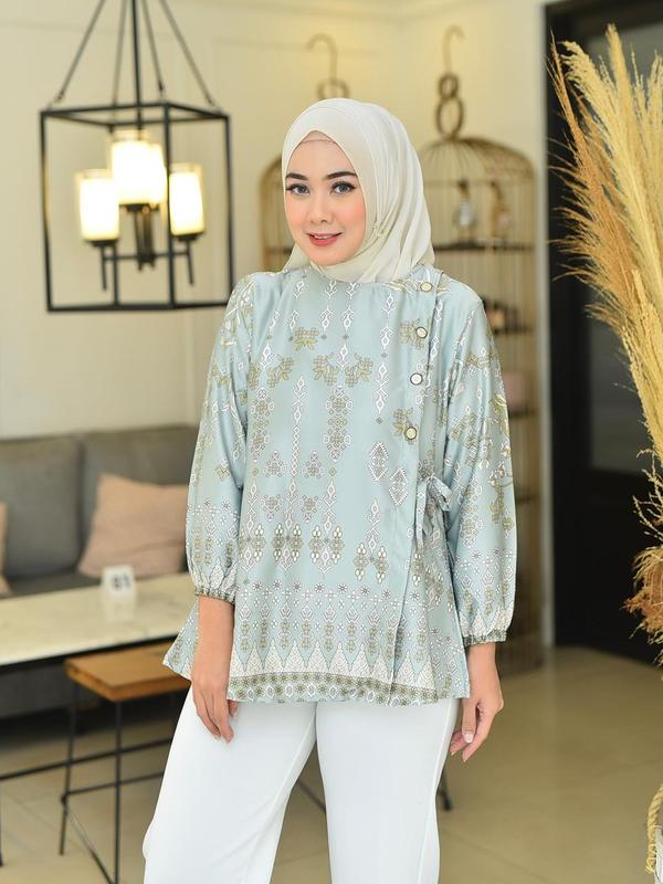 Atasan Medina | Blouse Wanita Terbaru Bahan Silk Premium | Atasan Wanita Resleting Belakang Real Peacth Motif Best Seller COD 4