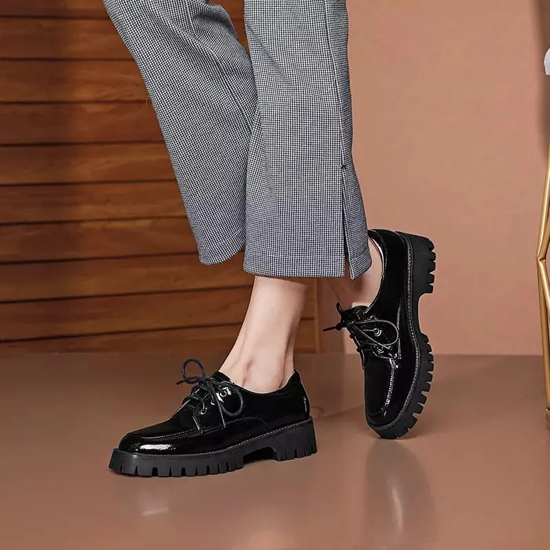 INDRAMAYU56 Sepatu Dockmart Temali Bahan Sintetis Glossy PK 128