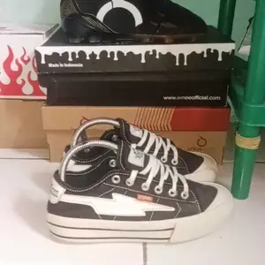 33 cm.Shoe tree/ Shoe lasting / Shoe saddle/ cetokan sepatu