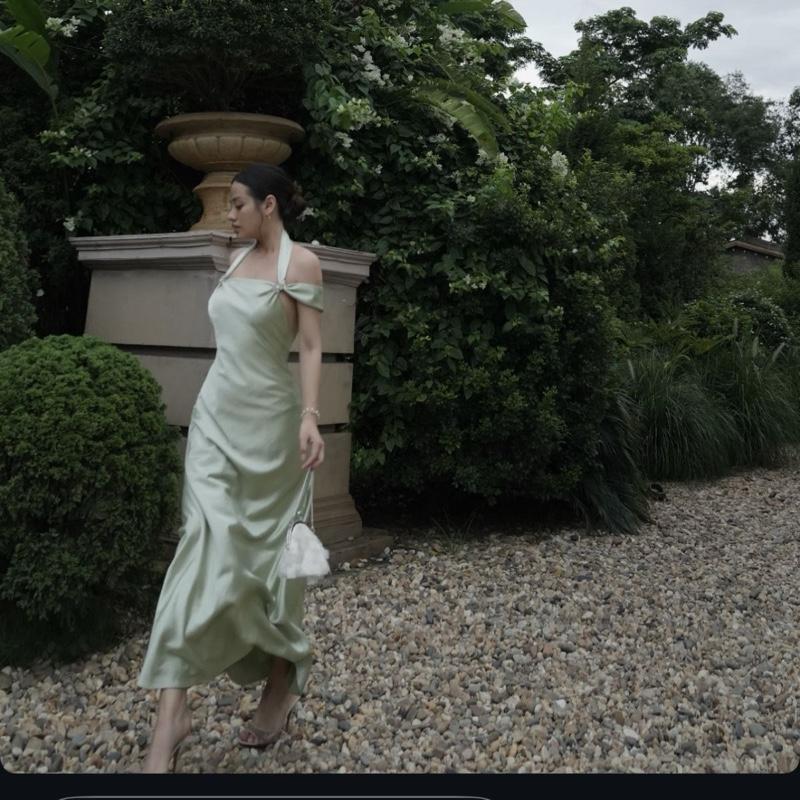 Đầm lụa dây rũ hở lưng form dài có mút