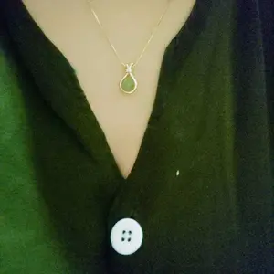Di Lapisi Emas 18 Karat kalung liontin giok elegan wanita bahan titanium premium tahan luntur dan anti karat fashion mewah terbaru XL-10-318