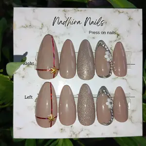 Kuku palsu handmade (NUDE STAR) Desain star & Flower