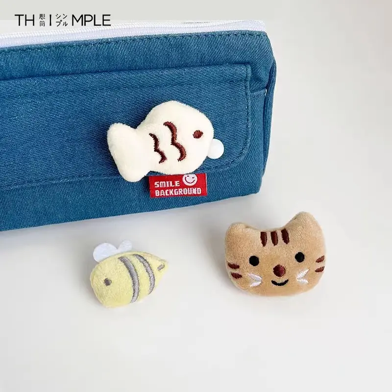 Bros Pin Bentuk Bahan Plush Untuk Aksesoris Pakaian-THIMPLE