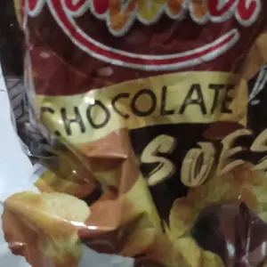COD Halal Soes Coklat Cokelat/strawberry / mix rasa/halal Kue Sus Kering Isi soes coklat lumer 1 kg （Cemilan keluarga, cocok untuk dewasa dan anak-anak） Chocolate Food Makanan Snack Manis soes cokelat 1 kue soes coklat Toples Biskuit
